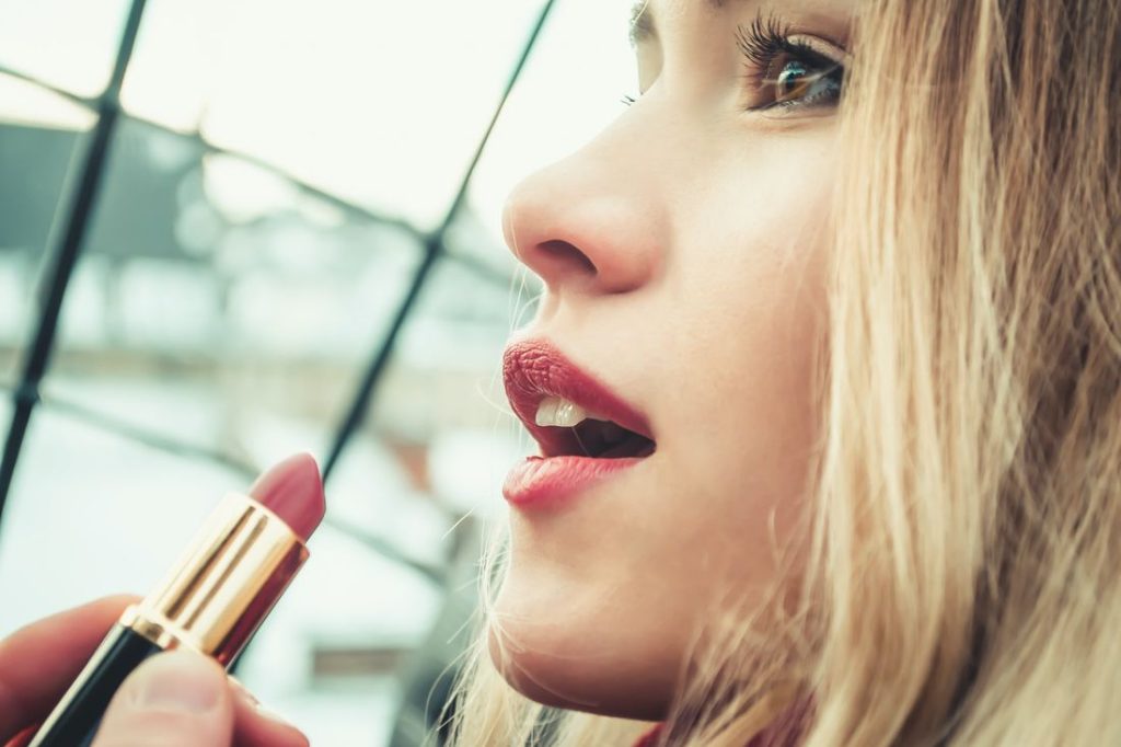 Gibt es Lippenstifte ohne Titandioxid